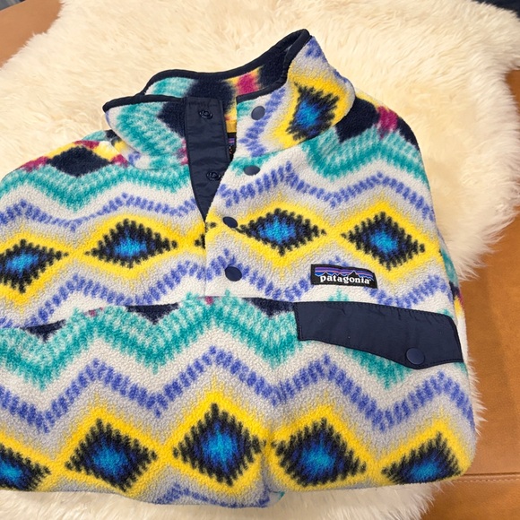 Patagonia Sweaters - Patagonia Multicolor Chevron Fleece